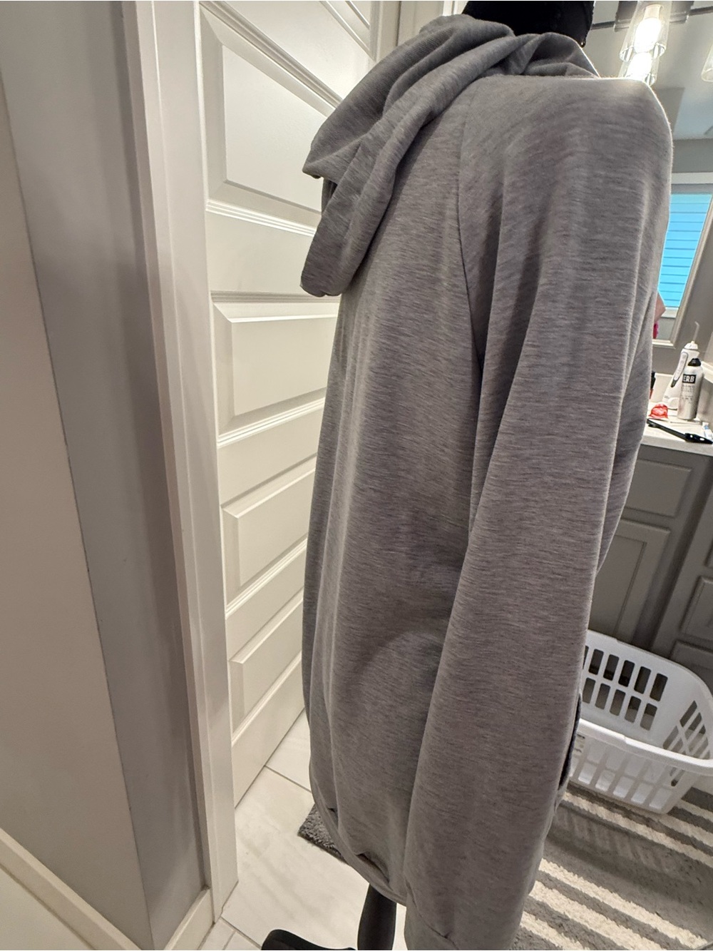 🍂🎃🍁 Women’s Gray Hooded Sweatshirt Tunic Pullover - super cute with leggings! - Picture 5 of 7